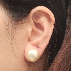 TRIFARI CLASSIC PEARL Clip-on earrings